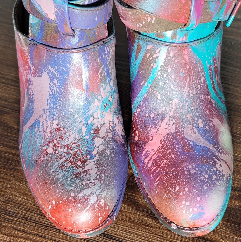 Boots - Picture 3 of 3